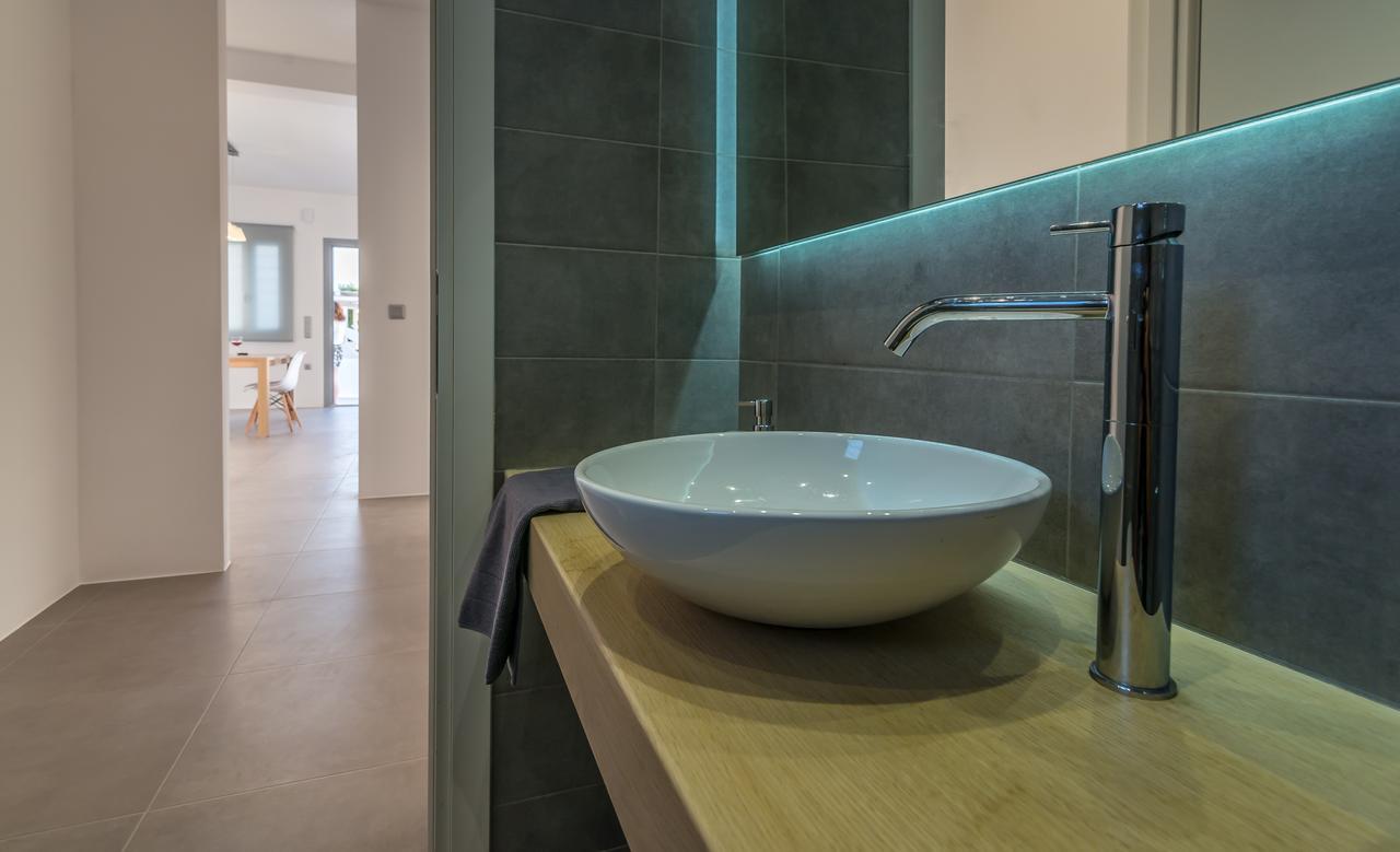 Milos Waves Luxury Apartments Pollonia Exterior photo